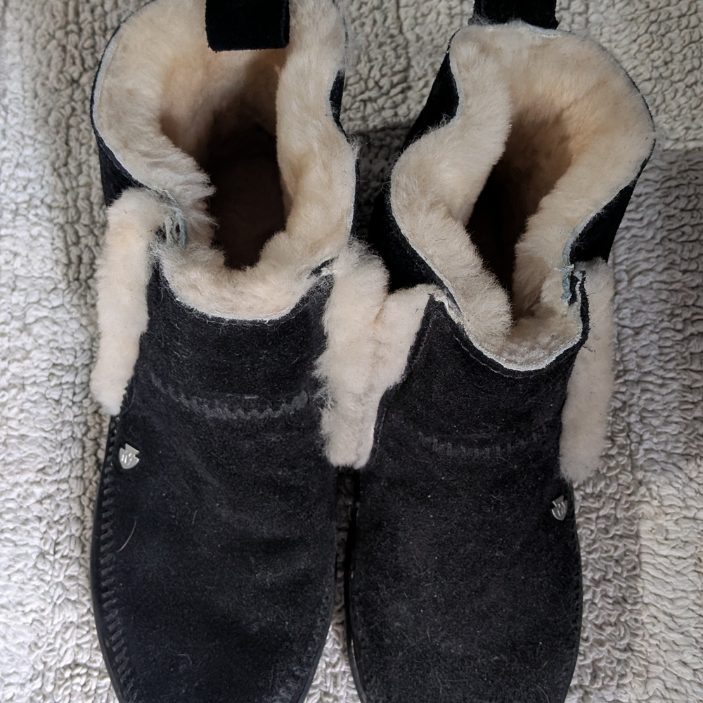 Minnetonka Black and Cream Ankle Boots